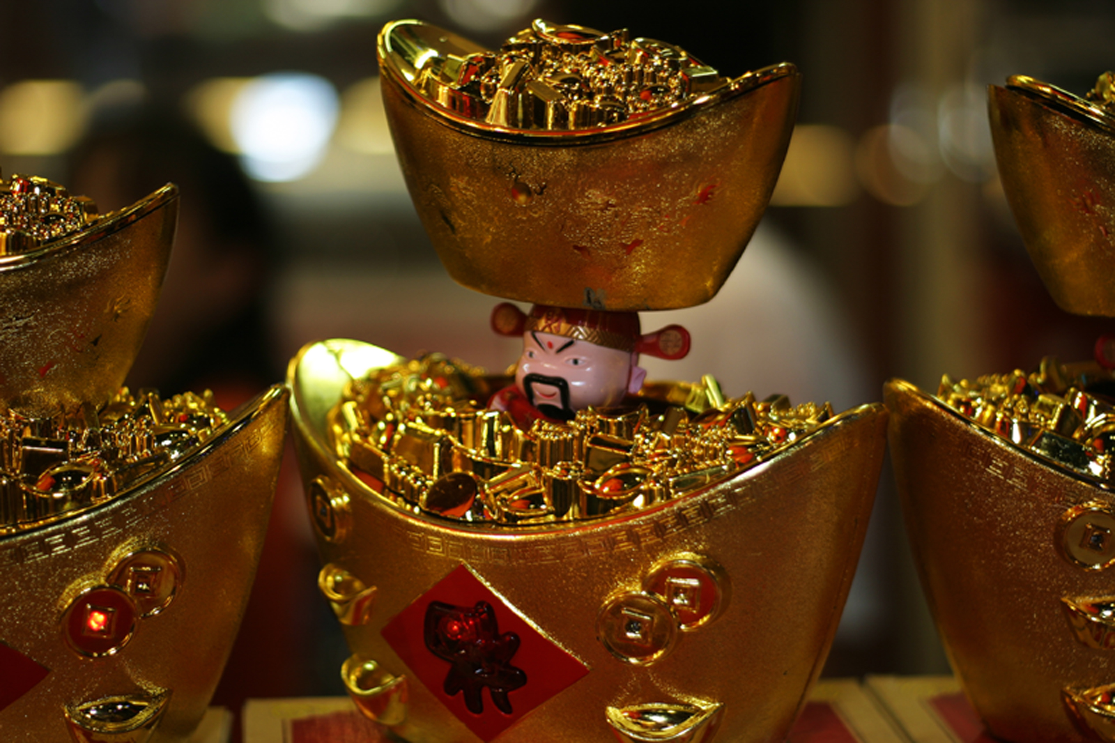 Décoration en forme de lingot d'or, censée d'apporter la bonne fortune pour la nouvelle année