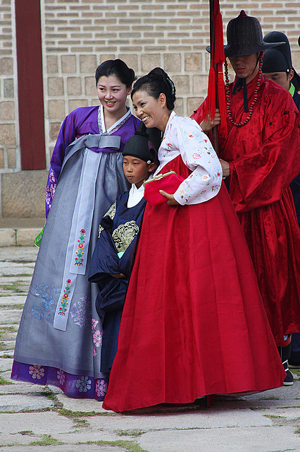 Femmes en Hanbok moderne