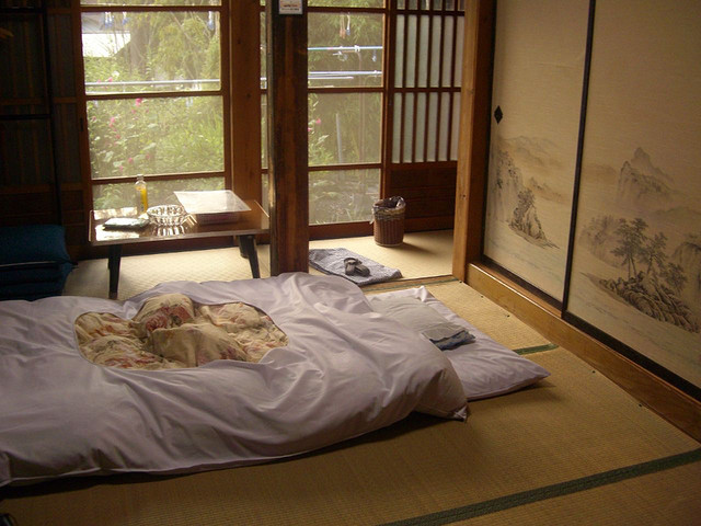 Chambre d'un Minshuku avec vue sur jardin