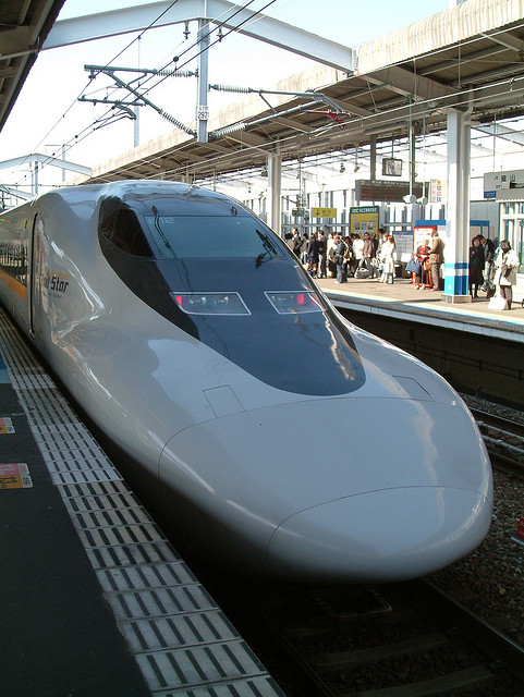 Le Shinkansen dessert efficacement la plupart des villes au Japon