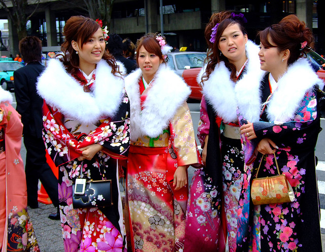 Les jeunes japonaises, vêtues de leur plus beau kimono pour le grand jour