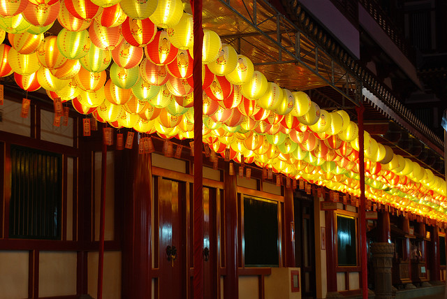 Les lampions sont illuminés dans toutes les pagodes