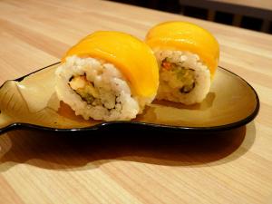 Recette Sushi Maki inversé (California roll) au foie gras, à la mangue et au confit de figue 