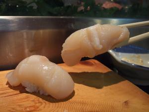 Recette Sushi Nigiri (sans algue) aux noix de Saint-Jacques braisées 