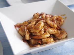 Recette Crevettes sautées aux oignons à la sauce piquante 