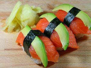 Recette Sushi Nigiri (sans algue) saumon - avocat 