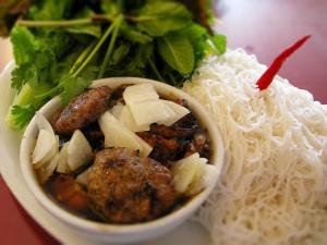 Recette Vermicelles à la viande grillée à la façon Hanoïenne Bún chả Hà Nội, Bun cha Ha Noi