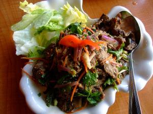Recette Salade de boeuf à la façon laotienne Lap sine Gnoua