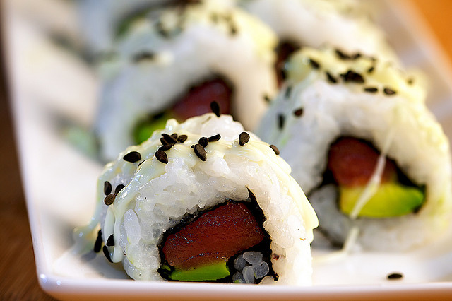 ☆ Recette Sushi Maki au saumon et à l'avocat (sans algue