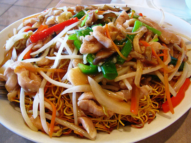 ☆ Recette Nouilles chinoises sautées aux légumes et au poulet - Recettes  asiatiques & Restaurants asiatiques ☆ Asie360